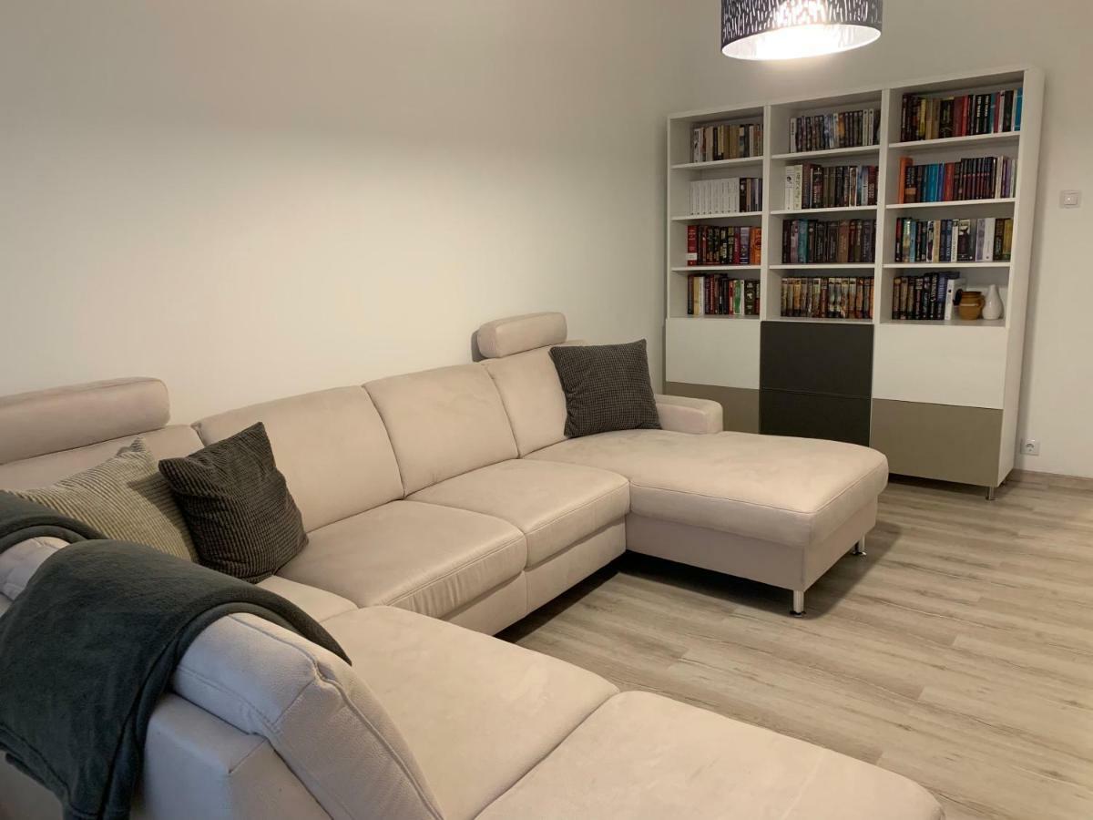 Origo Apartment Gyor Bagian luar foto