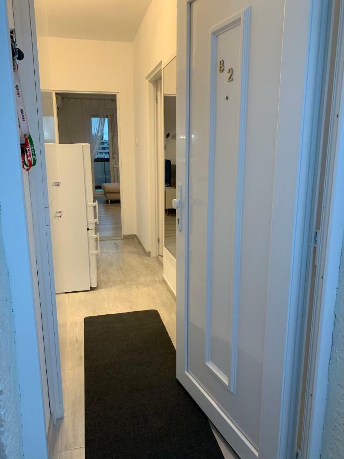 Origo Apartment Gyor Bagian luar foto