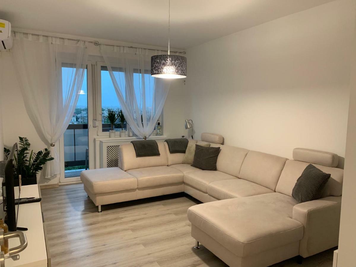 Origo Apartment Gyor Bagian luar foto