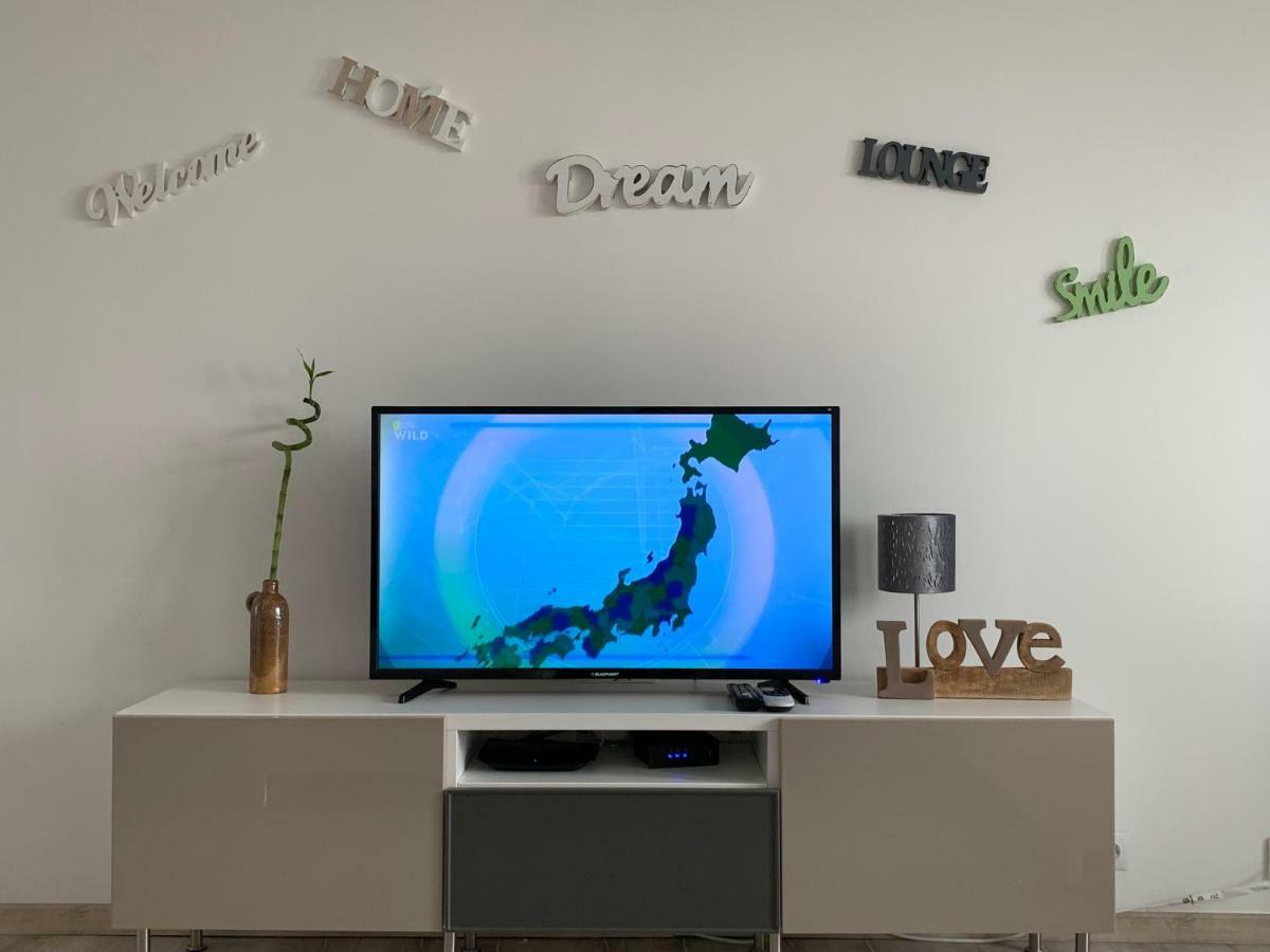 Origo Apartment Gyor Bagian luar foto