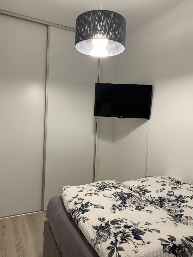 Origo Apartment Gyor Bagian luar foto